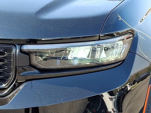 Certified 2025 Jeep Grand Cherokee Altitude image 12