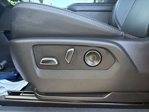 Used 2025 GMC Sierra 1500 Denali AWD/4WD image 17