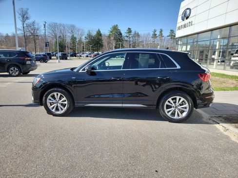 Used 2022 Audi Q3 2.0T Premium w/ Convenience Package AWD/4WD image 2