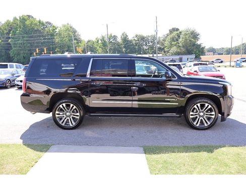 Used 2018 GMC Yukon XL Denali w/ Denali Ultimate Package AWD/4WD image 5