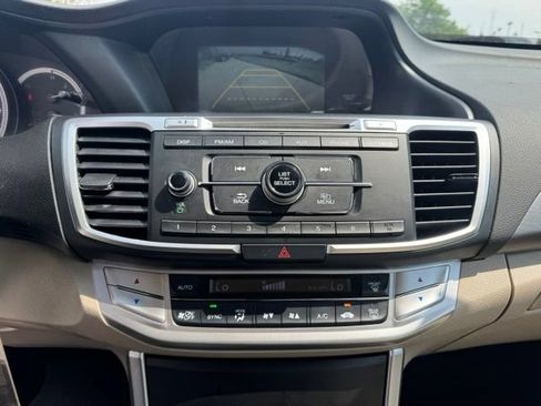 Used 2013 Honda Accord LX image 21