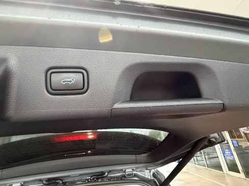 Used 2024 Hyundai Palisade SEL FWD image 17