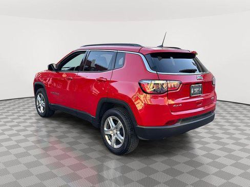 Used 2024 Jeep Compass Latitude AWD/4WD image 5