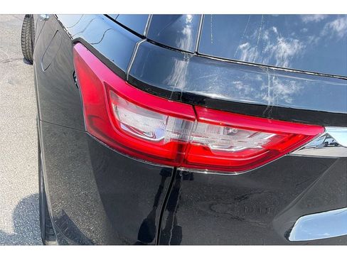 Used 2021 Chevrolet Traverse High Country AWD/4WD image 32