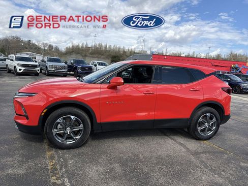 Used 2025 Chevrolet Blazer LT image 10