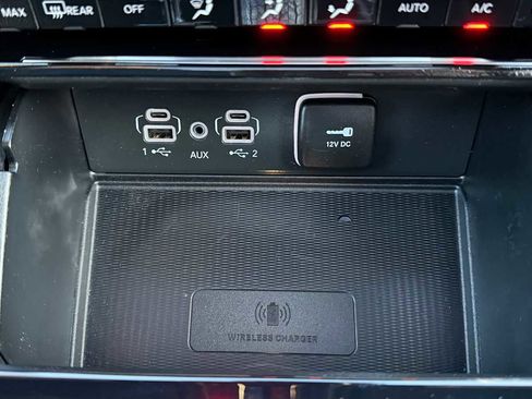 Used 2024 Jeep Grand Cherokee Limited w/ Luxury Tech Group II image 24