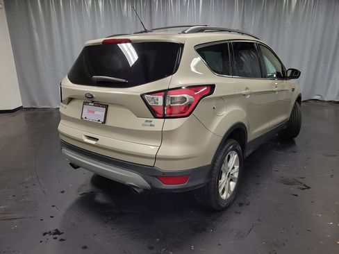Used 2017 Ford Escape SE w/ SE Leather Comfort Package image 9