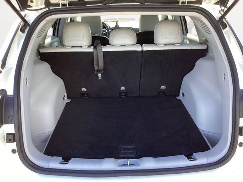 Used 2018 Jeep Compass Latitude w/ Popular Equipment Group image 16