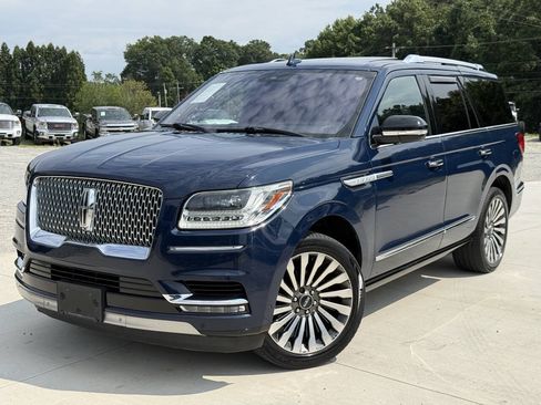 Used 2018 Lincoln Navigator Reserve w/ Technology Package AWD/4WD image 3