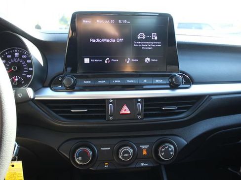 Used 2023 Kia Forte LXS FWD image 4