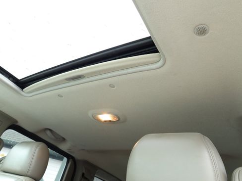 Used 2003 HUMMER H2 w/ Preferred Equipment Group image 44