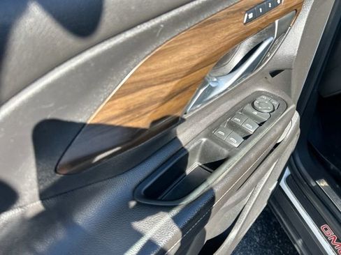 Used 2019 GMC Terrain Denali w/ Advanced Safety Package AWD/4WD image 28
