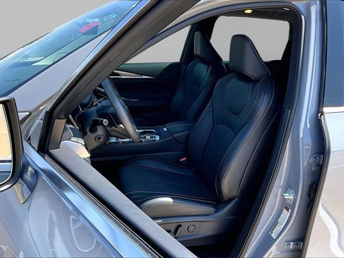 Used 2026 INFINITI QX60 Luxe w/ Cargo Package FWD image 8