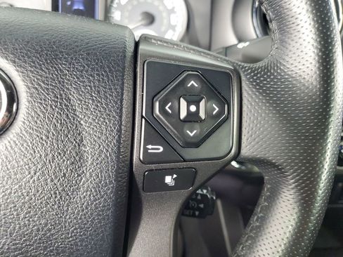 Used 2016 Toyota Tacoma TRD Sport image 24