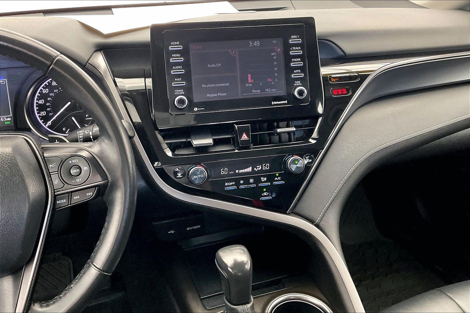 Used 2024 Toyota Camry SE w/ Convenience Package FWD image 5