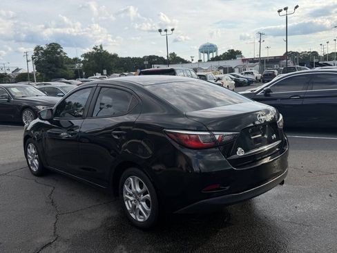 Used 2016 Scion iA FWD image 10