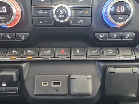 Used 2022 GMC Sierra 1500 AT4 w/ AT4 Premium Package image 39