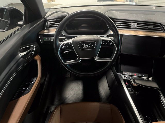 Used 2021 Audi e-tron Premium w/ Convenience Plus Package AWD/4WD image 18
