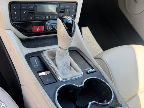 Used 2012 Maserati GranTurismo Sport RWD image 11