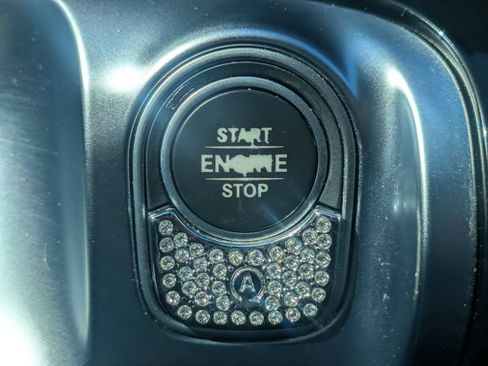 Used 2020 Mercedes-Benz GLB 250 image 33