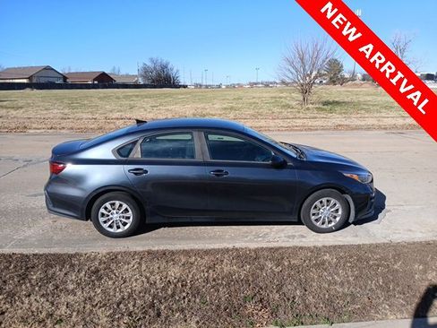 Used 2019 Kia Forte Sedan image 2