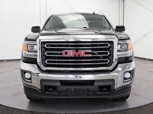 Used 2018 GMC Sierra 2500 SLE w/ SLE Preferred Package AWD/4WD image 2