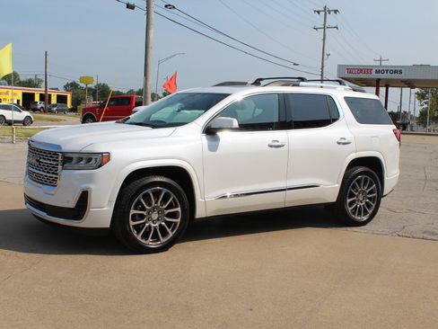 Used 2023 GMC Acadia Denali w/ Denali Technology Package AWD/4WD image 10