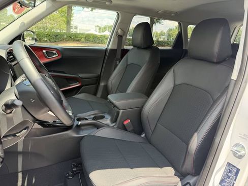 Certified 2025 Kia Soul GT-Line FWD image 14