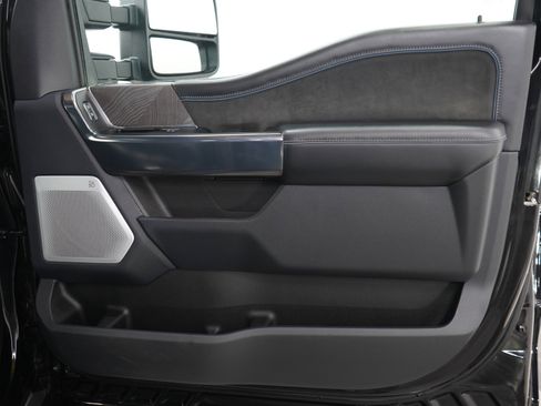 Used 2025 Ford F350 Platinum AWD/4WD image 13