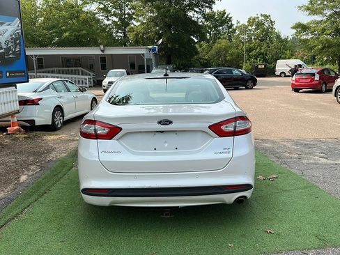 Used 2015 Ford Fusion SE w/ Equipment Group 502A FWD image 5