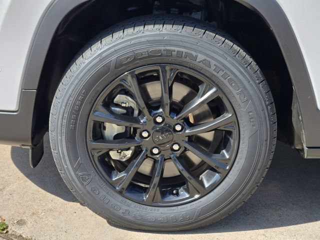 Certified 2023 Jeep Cherokee Altitude Lux AWD/4WD image 11