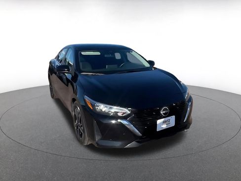 Used 2025 Nissan Sentra SV image 3