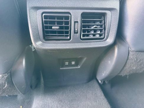 Used 2021 Toyota Venza XLE w/ Softex Package AWD/4WD image 15