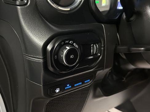Used 2024 Jeep Wrangler High Altitude AWD/4WD image 23