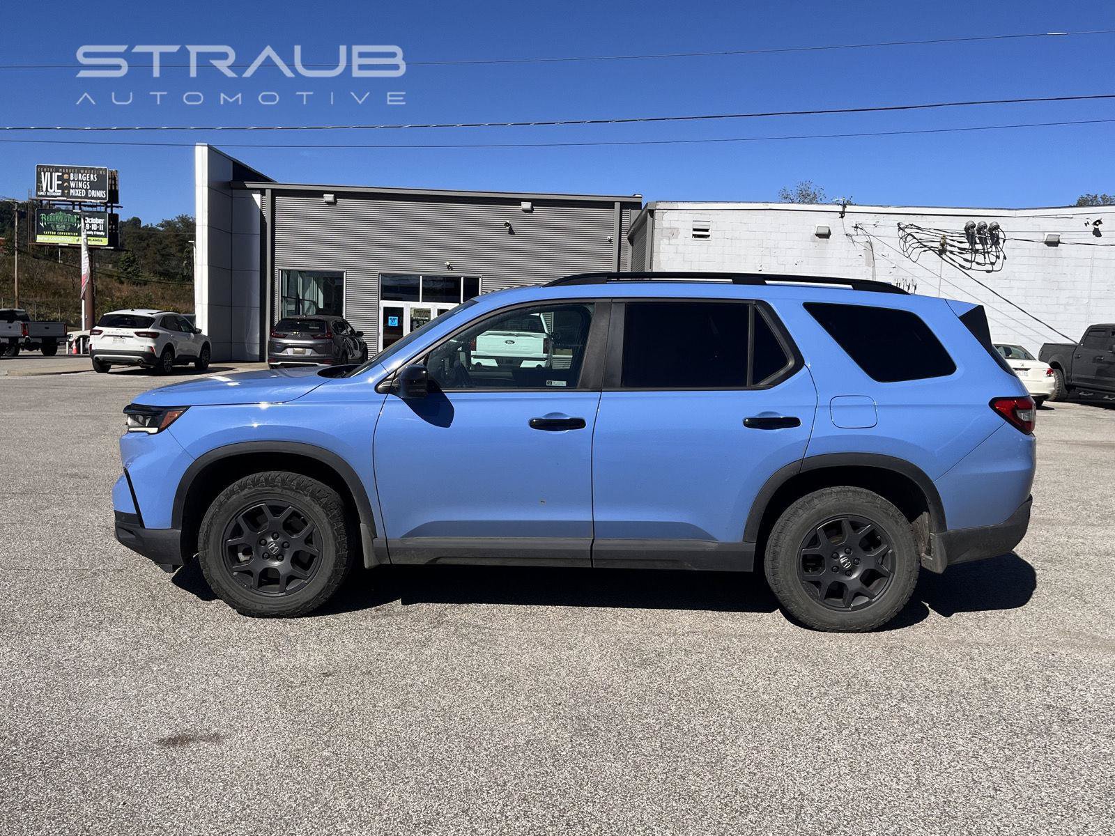 Used 2024 Honda Pilot TrailSport image 3