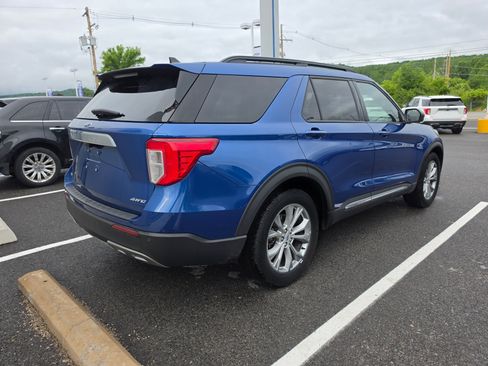 Used 2023 Ford Explorer XLT w/ Equipment Group 202A AWD/4WD image 3