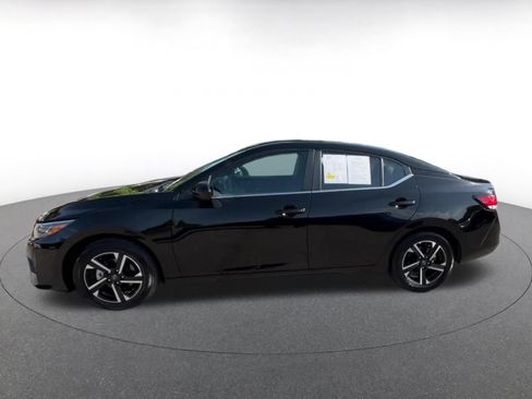 Used 2025 Nissan Sentra SV FWD image 9