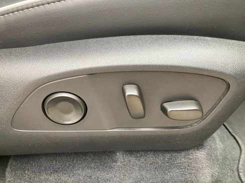 Used 2025 Buick Enclave Preferred image 34