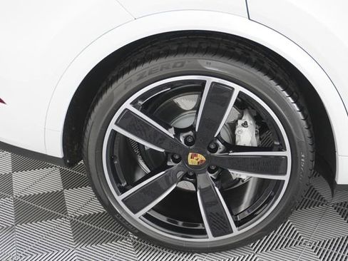 Used 2022 Porsche Cayenne Turbo AWD/4WD image 29