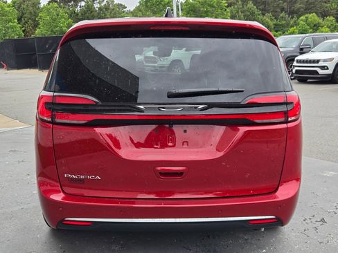 New 2027 Chrysler Pacifica Select FWD image 6