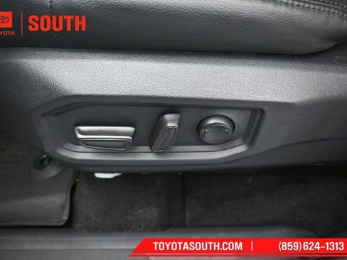 Used 2023 Toyota Tundra SR5 w/ SR5 Premium Package AWD/4WD image 27