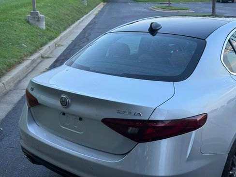 Used 2019 Alfa Romeo Giulia AWD image 4