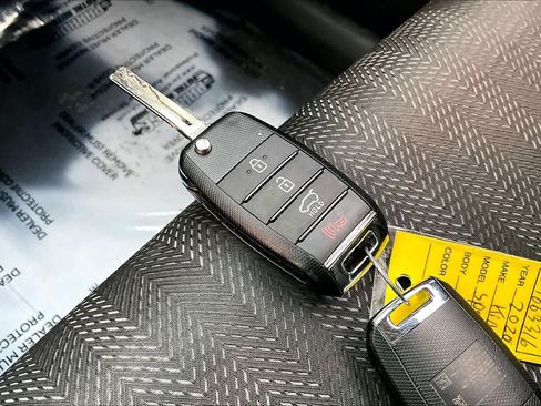 Used 2020 Kia Sportage LX image 12