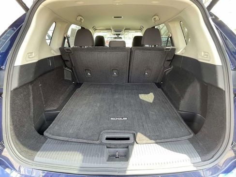 Used 2025 Nissan Rogue SV image 9