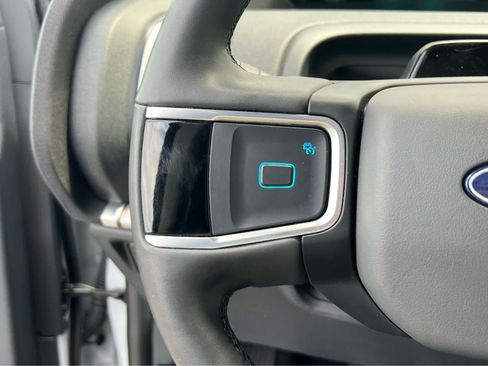Certified 2025 Ford Expedition Active AWD/4WD image 34