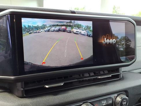 Certified 2025 Jeep Wrangler Unlimited Sport AWD/4WD image 22