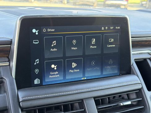 Used 2023 Chevrolet Suburban Premier image 10