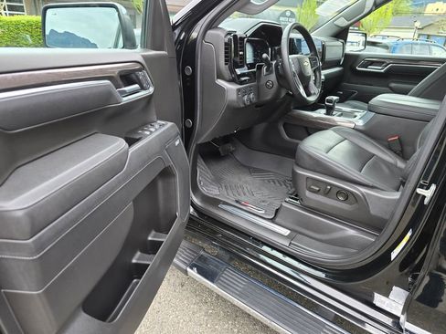 Used 2025 Chevrolet Silverado 1500 LTZ w/ LTZ Premium Package image 29