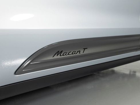 New 2026 Porsche Macan Turbo AWD/4WD image 41