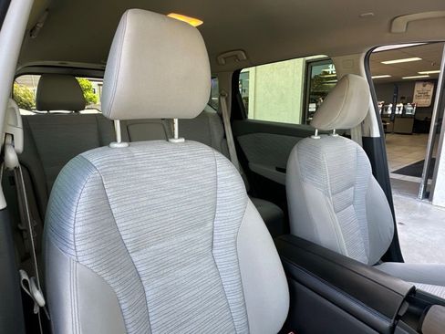 Used 2023 Nissan Rogue SV FWD image 22